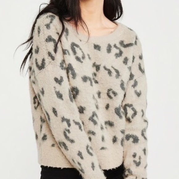 Abercrombie \u0026 Fitch Sweaters | Abercrombie \u0026 Fitch Leopard Print Sweater | Color: Black/Tan | Size: M | Clarahan's Closet